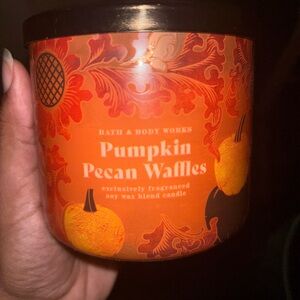 Bath & Body Works Pumpkin Pecan Waffles Candle